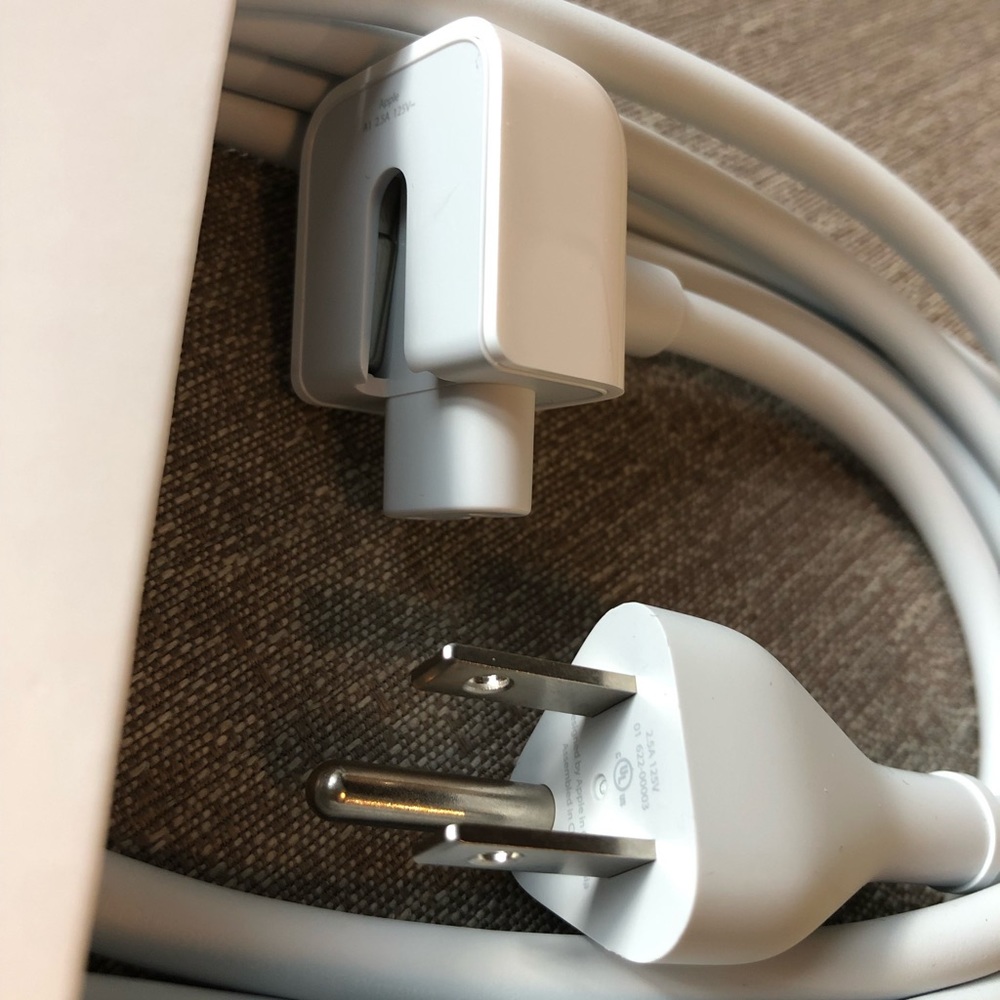 Mac cable